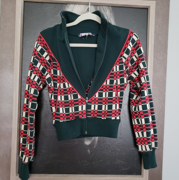 Fun cropped zip up sweater - Picture 2 of 3